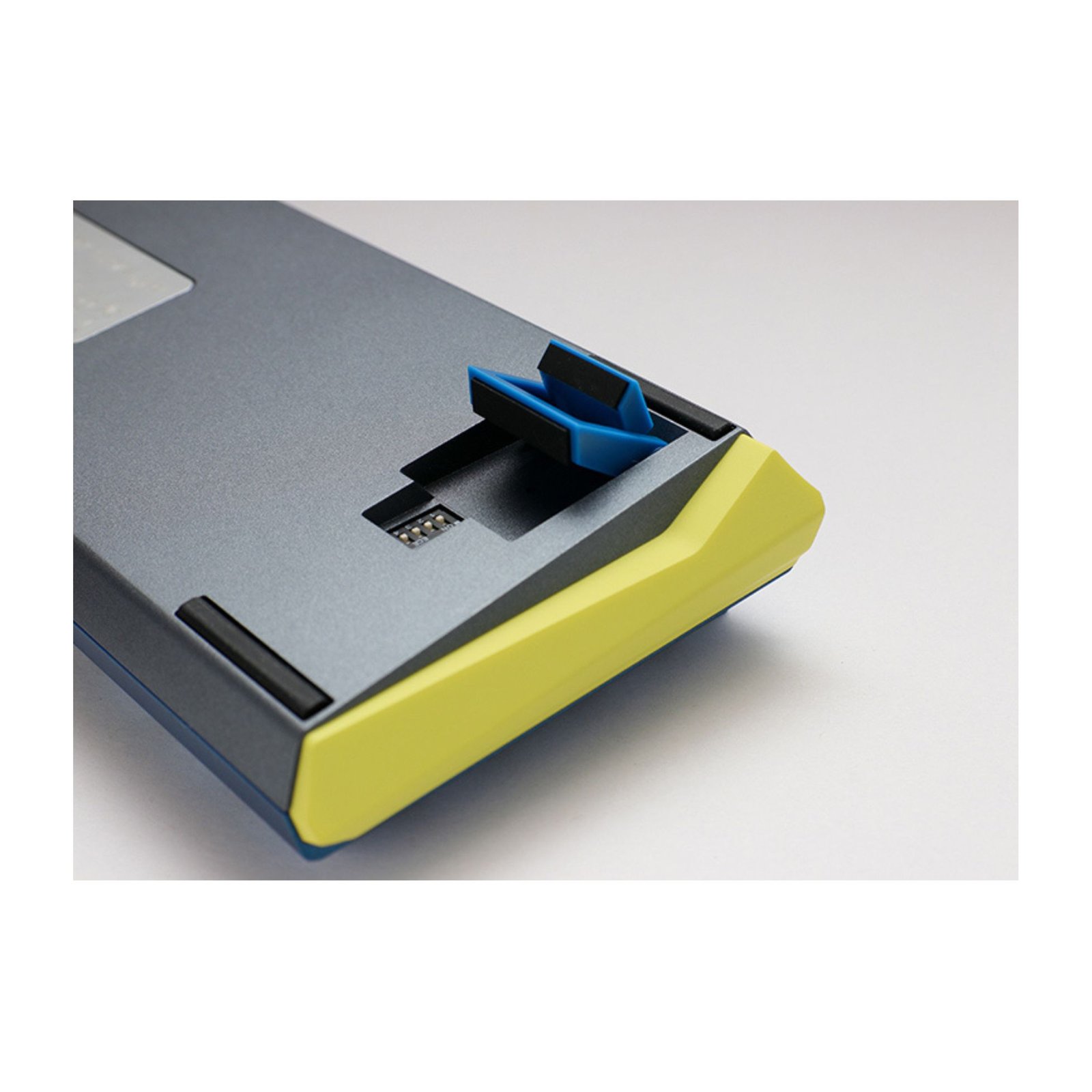 Ducky One 3 Mini RGB DayBreak Silver Switch Mechanical Gaming Keyboard – BlueYellow 4