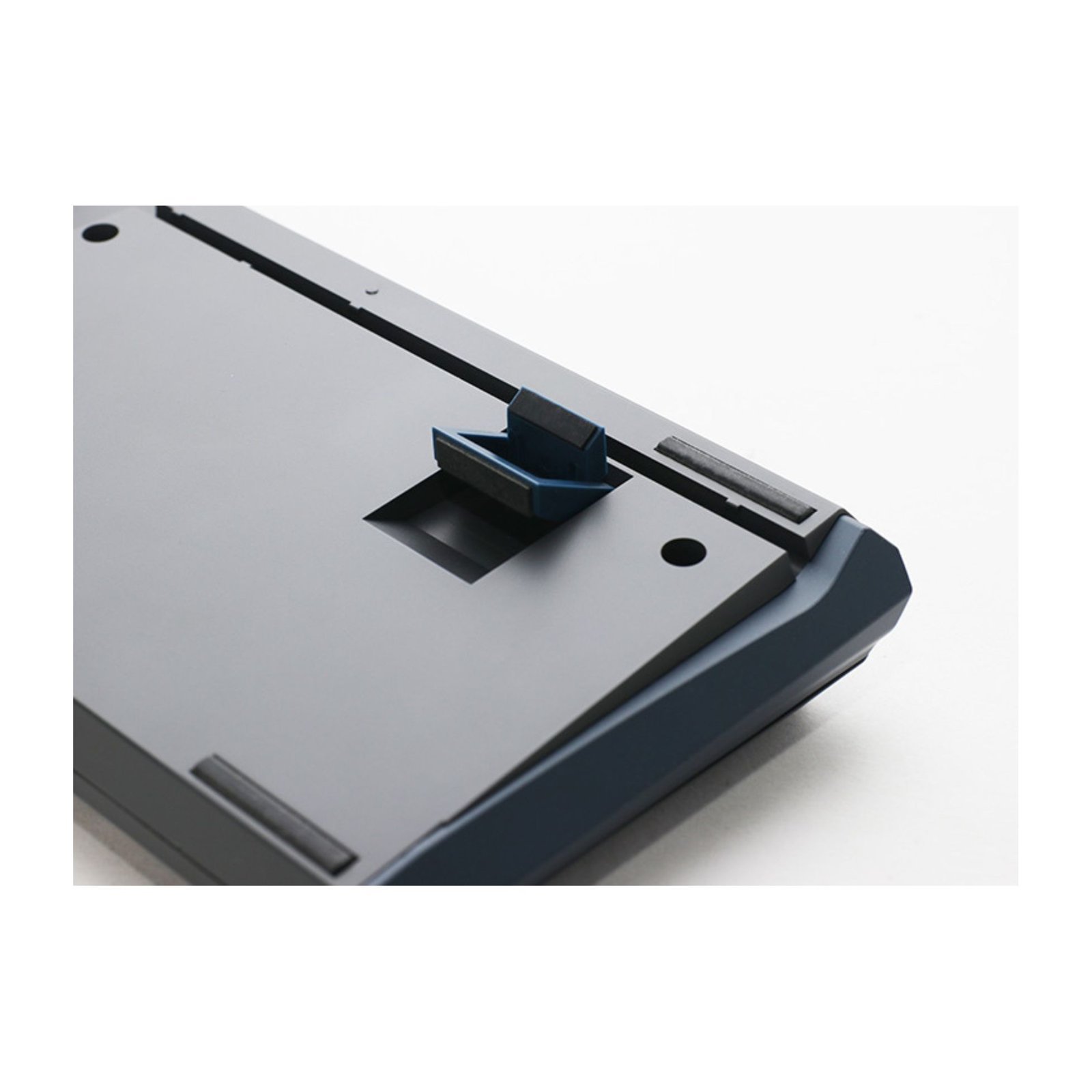 Ducky-One-3-Pro-Nazca-Line-60-Mechanical-Keyboard-–-Cherry-MX-Red-4-1.jpg